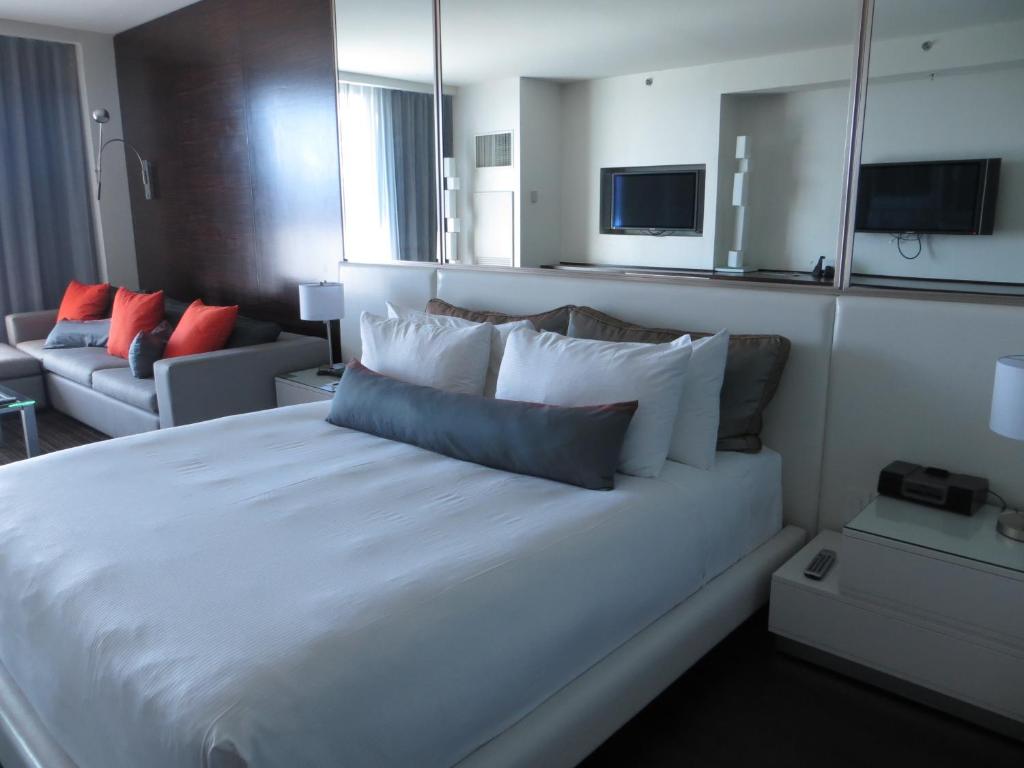 Beautiful Palms Place Suite